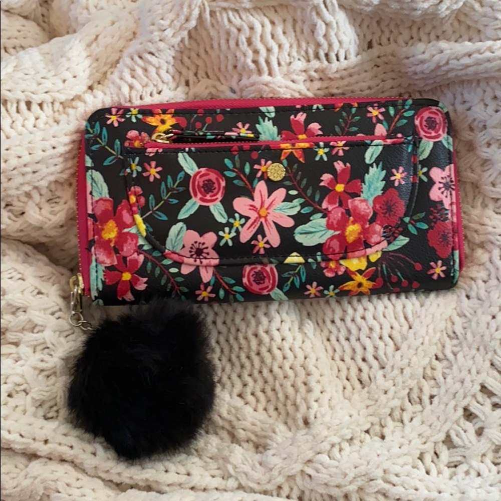 Adorable Floral wallet with black puff zipper